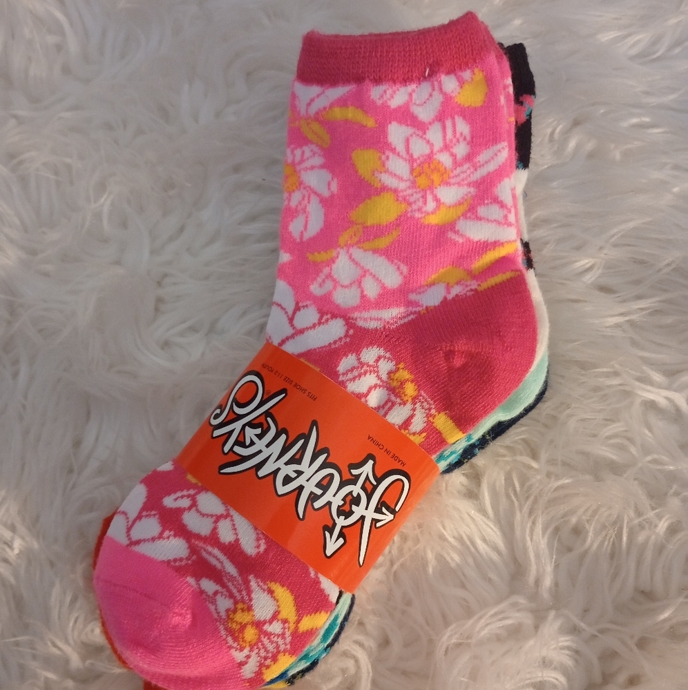 Journeys Floral Socks Fits Shoe Size 11-3 Youth.